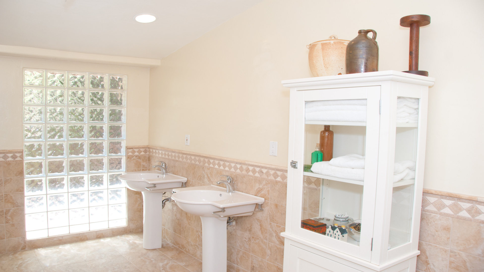 Bathroom 13